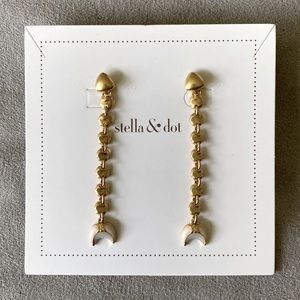 Stella & Dot gold earrings